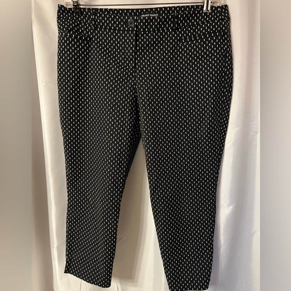 Black and White polka dot Patterned cropped pants. Hilary Radley size 14.